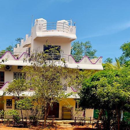 Lotus Garden Guest House Auroville Extérieur photo