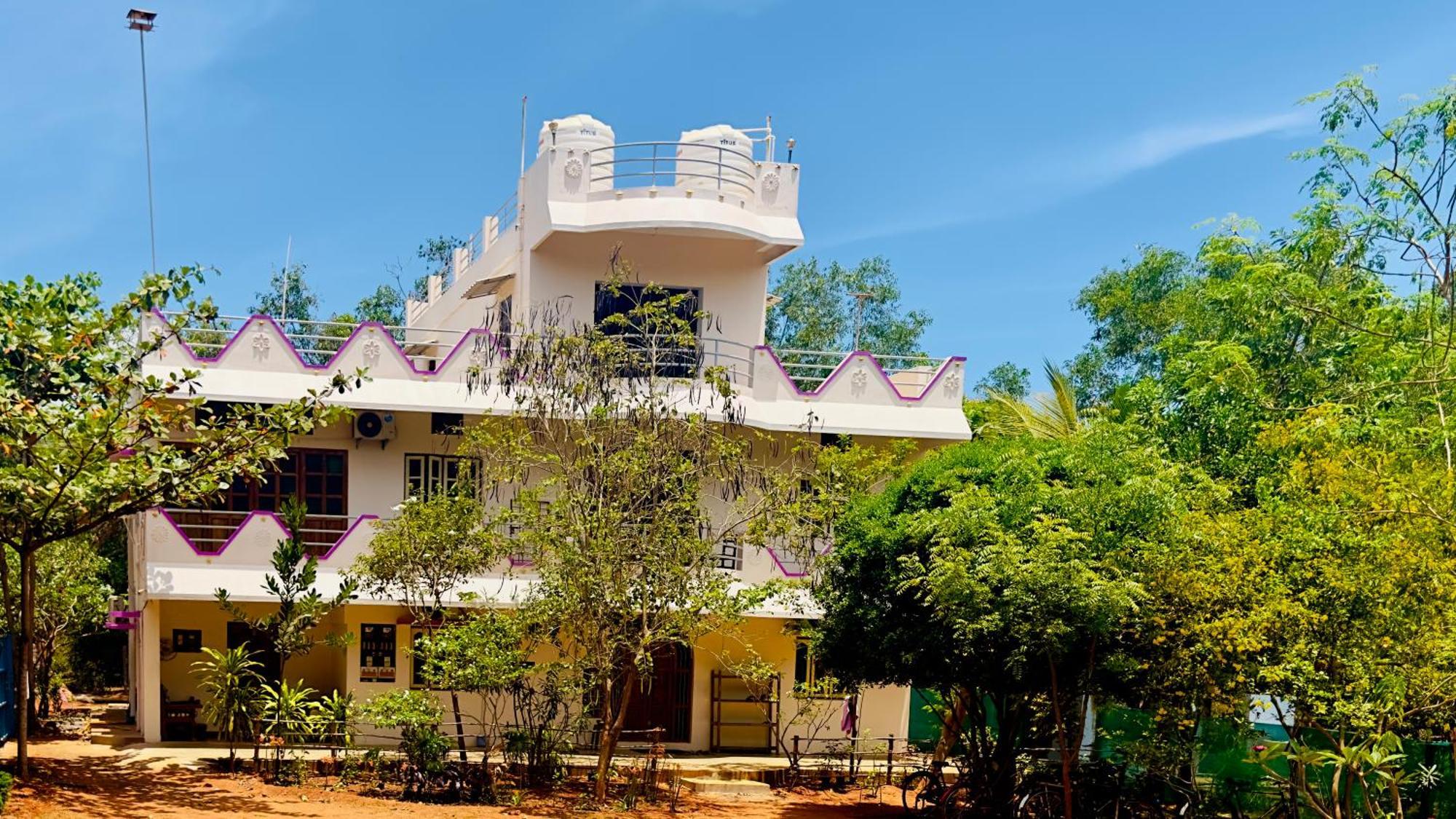 Lotus Garden Guest House Auroville Extérieur photo