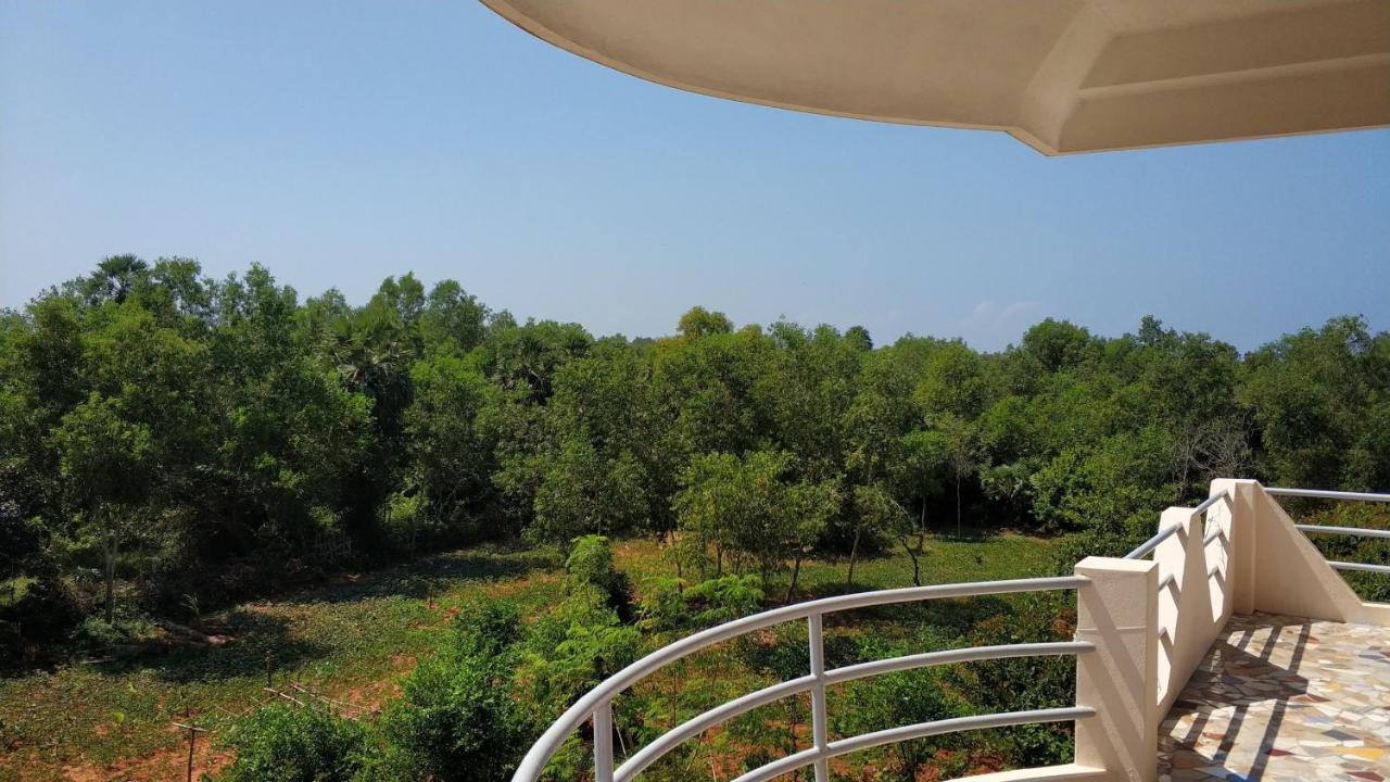 Lotus Garden Guest House Auroville Extérieur photo